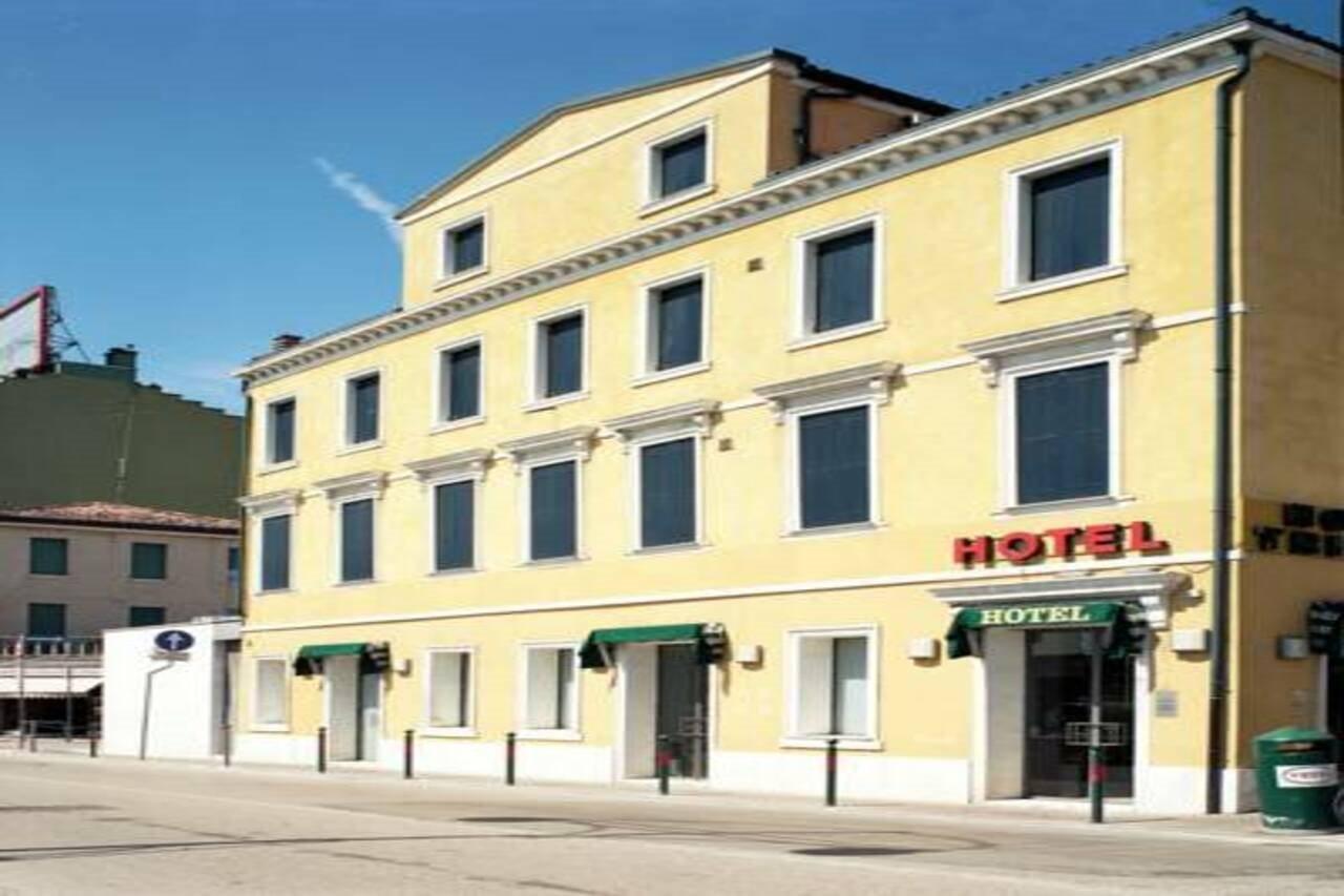 Hotel Trieste Местре Экстерьер фото